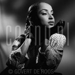 06-07-1984 Sade at studio in Amsterdam, The Netherlands.

[keywords]Black & White Image, Posed, Hand, Gloves, Singer[/keywords]